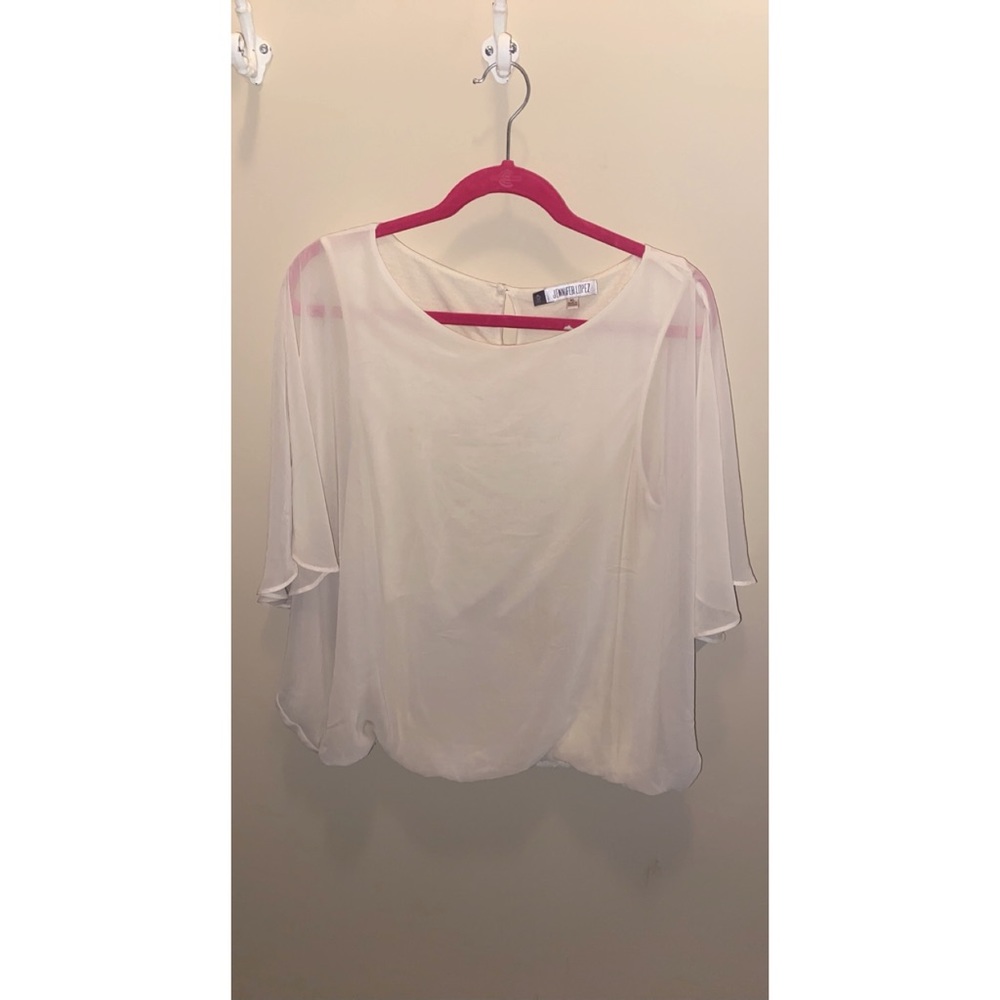 XL Jennifer Lopez white flowy top